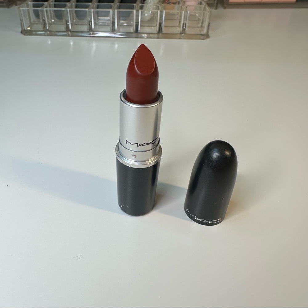New MAC Cosmetics Matte Lipstick Rich Red in Studded Kiss